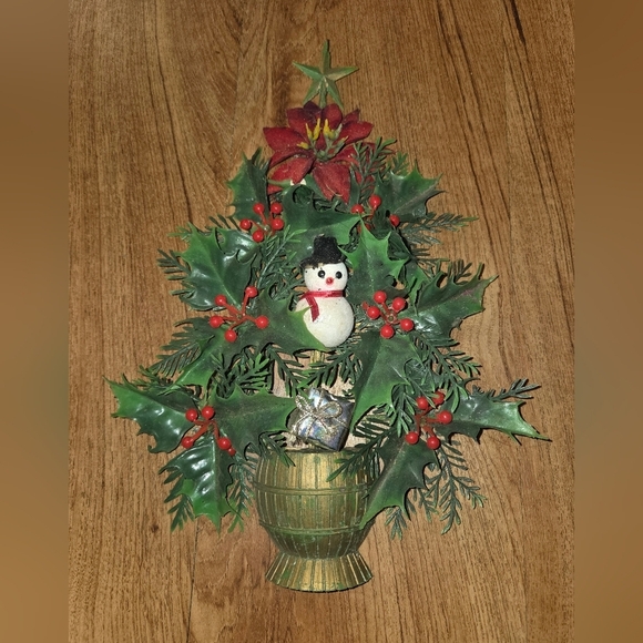 Vintage Christmas Tree Wall Hanging 13" Plastic Poinsettia Half Flat Snowman - Picture 1 of 4